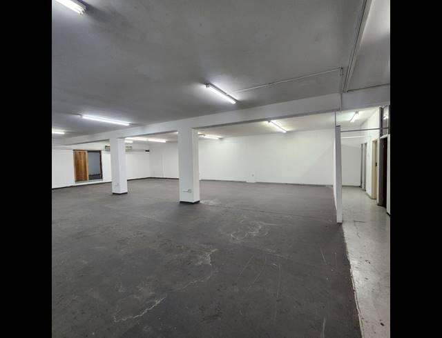 696M² SHOWROOM TO LET IN WINDERMERE